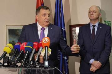 Srpski član Predsjedništva BiH Milorad Dodik posjetio je  Univerzitet u Banjoj Luci